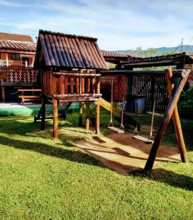 Imagem Flat de Condomínio à Venda em Ubatuba-SP: 1 Quarto, 1 Sala, 1 Banheiro e Mais!