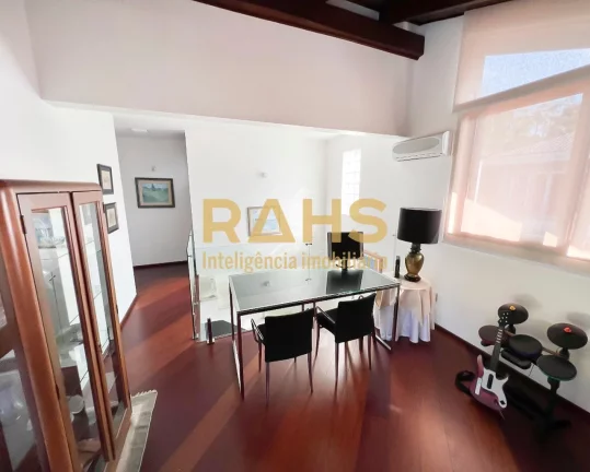 Imagem Casa em Condominio Alto Padrão Projetada pelo Arquiteto Mauricio Ribeiro Em local alto do condomín...