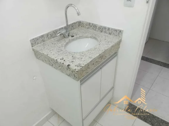 Imagem Apartamento Reformado à Venda: Charme e Conforto Próximo à Praia