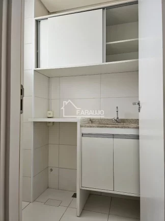 Imagem Excelente sala comercial de 40m² com varanda no prestigiado Edifício Infinity Campolim Office.