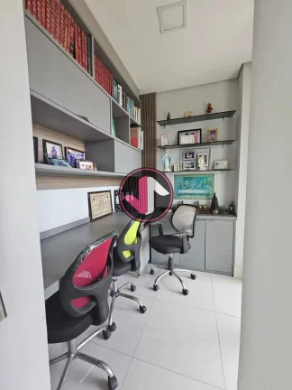 Imagem Casa a Venda Belvedere. . Terreno com 610m² e 424 m² de área construída, com 5 suítes, escritó...