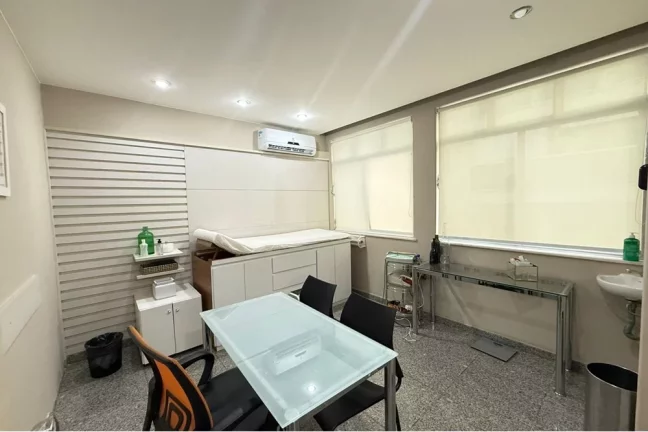 Imagem Conjunto de 3 salas comerciais com 82m2 COM VAGA em Botafogo