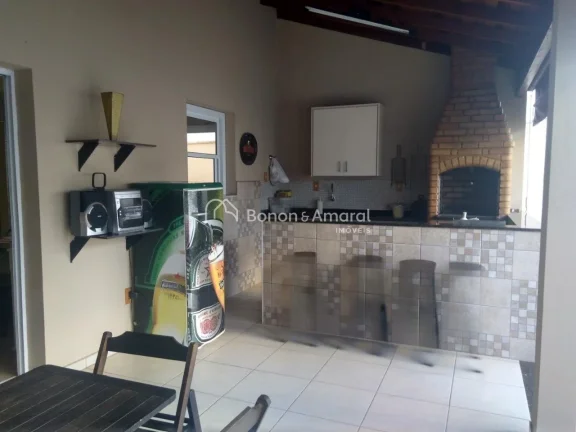 Imagem Aconchegante, moderna e muito bem localizada, esta residência oferece conforto e privacidade, com 4...