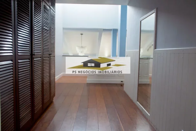 Imagem Sobrado para venda com 6 vagas