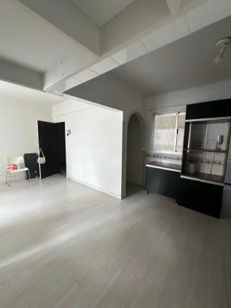 Imagem Apartamento com 3 dormitórios a 50m do calçadão e 100m do Mar – Balneário Camboriú/SC