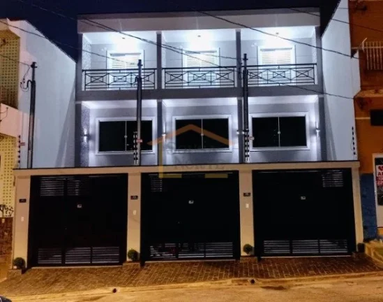 Imagem Sobrado novo, 3 dormitórios, sendo 1 suíte, sala 2 ambientes, 2 sacadas, Cozinha equipada com Cook...