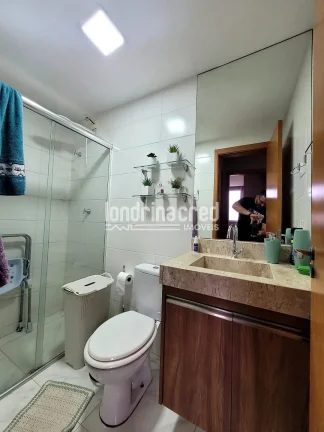 Imagem Apartamento no Spazio Lyon – Zona Norte de Londrina com 2 dormitórios, sala, cozinha, 1 banheiro social, 1 vaga de garagem e 45m² de área útil