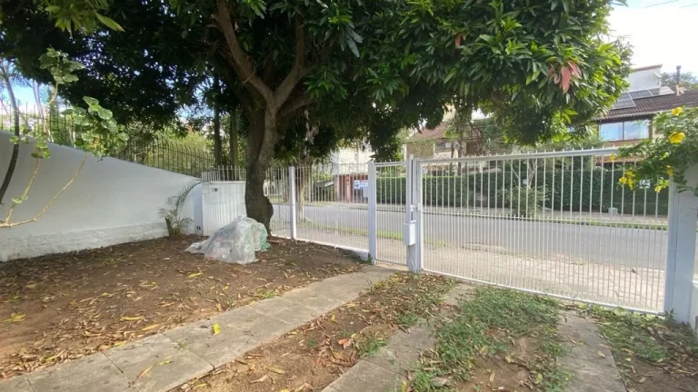 Imagem Casa com 2 Quartos à Venda,  em Tristeza - Porto Alegre