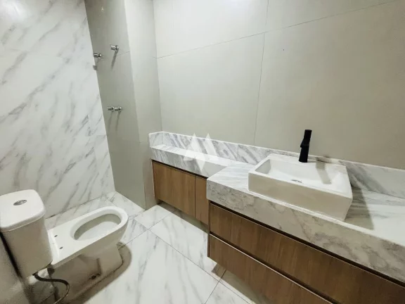 Imagem Apartamento à Venda com 2 dormitórios e vaga demarcada em José Menino, Santos/SP
