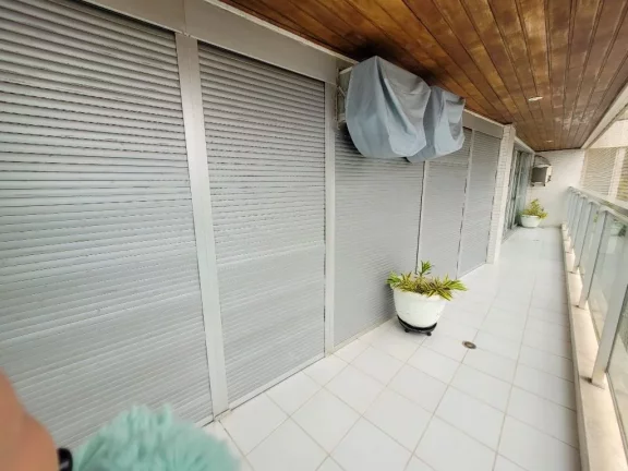 Imagem PITANGUEIRAS - FRENTE AO MAR, BELÍSSIMA VISTA DA PRAIA, APTO CLARO E SUPER AREJADO, 168 M² ÚTEIS, 02 VAGAS GARAGEM NO PRÉDIO E ÁREA DE LAZER