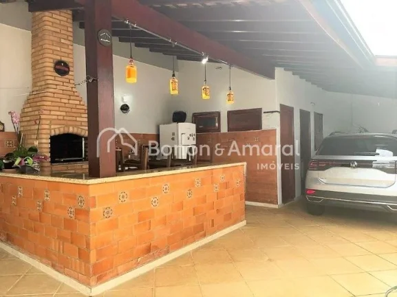 Imagem Esta casa é perfeita para quem busca uma localização privilegiada e segurança para sua família....