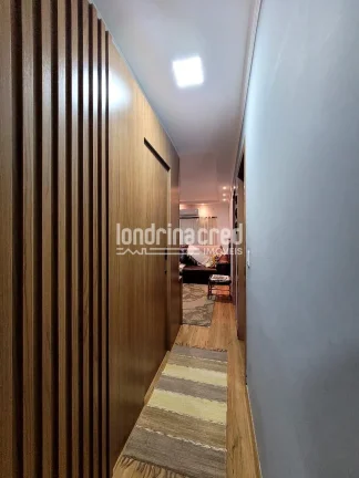 Imagem Casa à venda no Jardim Bandeirantes – 4 quartos (1 suíte), 3 banheiros, edícula, área gourmet e vagas para 3 carros em localização privilegiada de Londrina