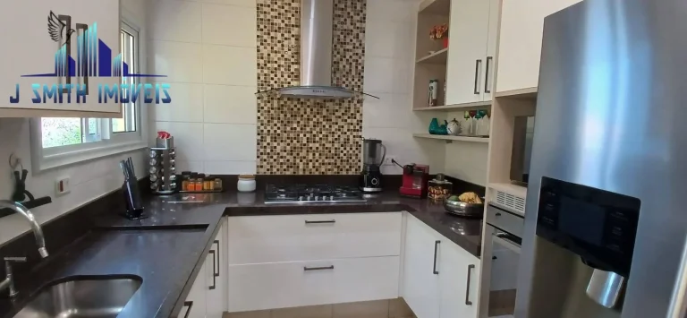 Imagem CASA ISOLADA, COND. VILA NOVA, 3 SUÍTES, 4 VAGAS, PISCINA, LAZER DE CLUBE.