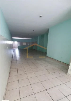 Imagem Salão comercial com 2 banheiros e 180m², no térreo.
Prédio com subsolo e 1º andar que estão lo...