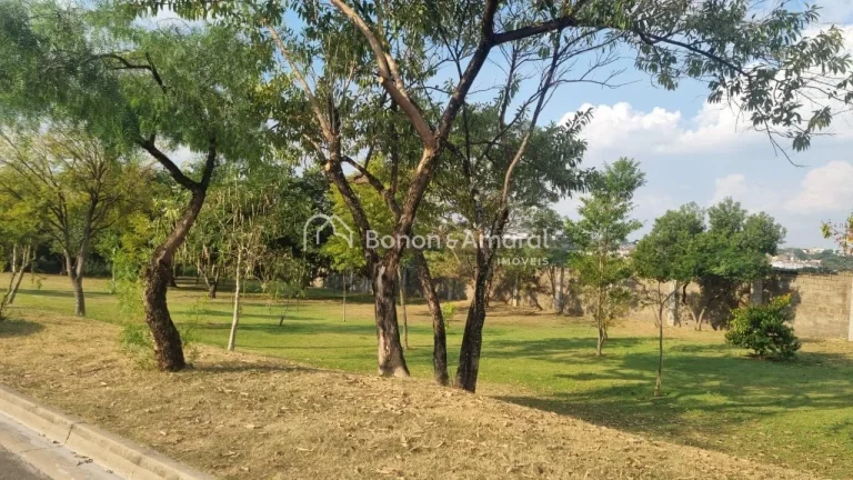 Imagem Localizado em um loteamento com um leve aclive, este terreno de 250 metros quadrados encontra-se no ...