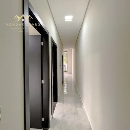 Imagem Imperdível: Casa à venda em Foz do Iguaçu-PR, no Centro, 3 quartos, 1 suíte, 2 salas, 2 vagas e 105m²!