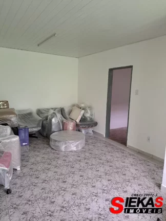 Imagem Casa à venda em São Paulo, Vila Carrão: 2 quartos, 1 sala, 1 banheiro, 3 vagas de garagem, 250m² de área. Venha conferir!