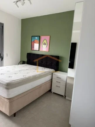 Imagem Apartamento totalmente mobiliado, com 78m². Possui 2 dormitórios, sendo 1 suite com varanda, sala ...