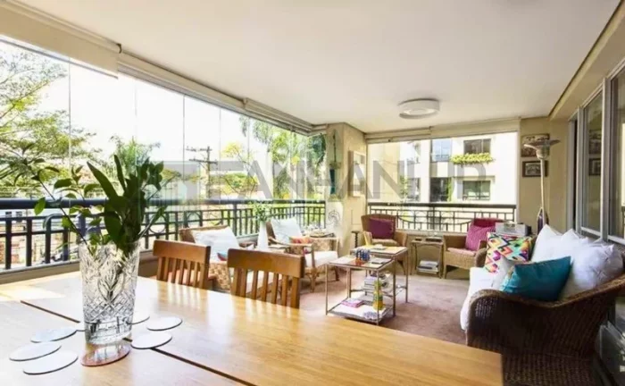 Imagem Apartamento Garden na Vila Madalena: 4 Quartos, 2 Suítes, 4 Salas, 5 Banheiros, 3 Vagas - 224m² - São Paulo-SP