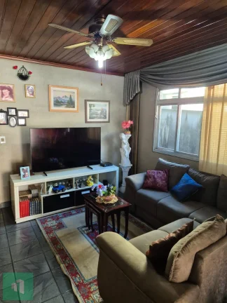 Imagem Casa com 2 quartos, 140,50m2, à venda em Diadema, Centro