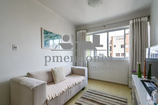 Imagem Ótimo apartamento no 2º andar, localizado na Rua Alves Guimarães, com 129m².