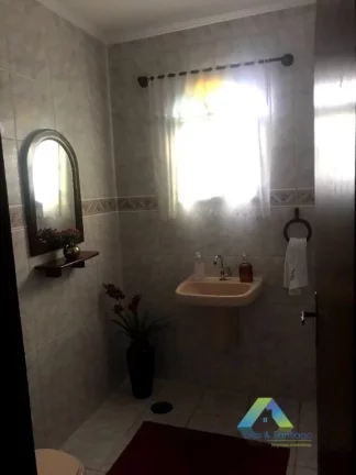 Imagem SÃO CAETANO Casa condomínio semi aberto com segurança particular, 280 metros, 3 dormitórios, 3 salas, 4 vagas com piscina, churrasqueira, lareira.