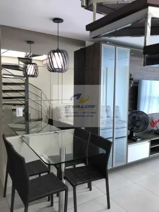 Imagem Vendo Apartamento Duplex, com 120 m², 02 Quartos (Sendo 01 suíte), 02 Vagas de Garagem.