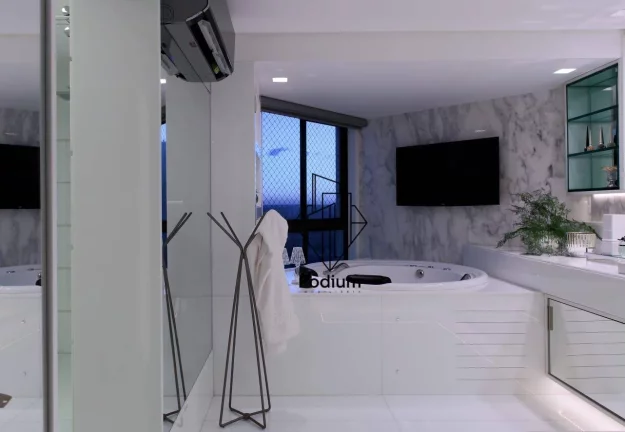 Imagem Apartamento porteira fechada de alto padrão no Bairro de casa forte, Recife/PE - AP2744.