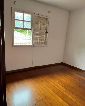 Imagem Sobrado em condomínio fechado , 3 dormitórios com suíte e lareira