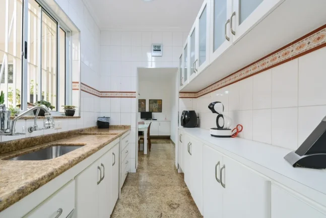 Imagem Casa Sobrado Ipiranga - 200M², 3 Dorms, 1 Suíte, 3 Vagas, Varanda, Copa, Dependência de Serviço, Espaço Gourmet.