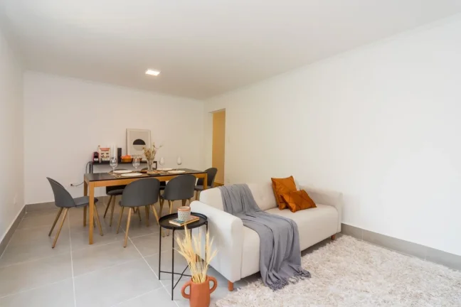 Imagem Apartamento 125M², 3Q, 2 Banheiros, 1 Vaga, Sacada, Armários.
