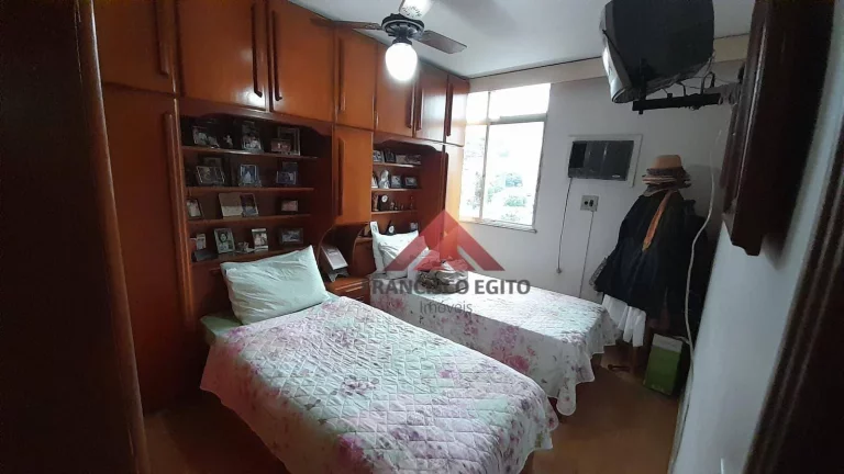 Imagem Apartamento com sala dois quartos,cozinha,wc social ,area de serviço e dependência completa,com vaga de garagem