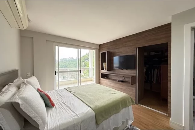 Imagem Casa 257m2 e 4 suítes a venda em Condomínio Fechado, lazer completo e segurança no Recreio dos Bandeirantes