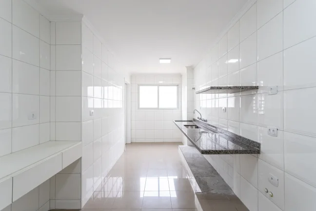 Imagem Apartamento 126M² Reformado, 3Q, 1 Suíte, 2 Banheiros, 1 Vaga, Churrasqueira, Salão de Festas, Portaria 24h.