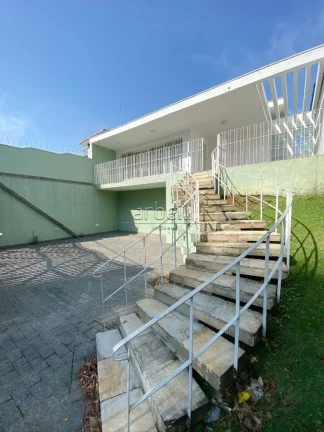 Imagem Casa comercial bem ampla com 250 M² com 5 salas, 3 lavabos, cozinha, 4 vagas de garagem, quintal e ...