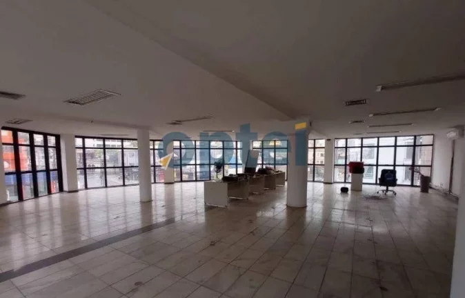 Imagem Salão de 232m2 na Av. Kennedy com 3 vagas para Locação - São Bernardo do Campo