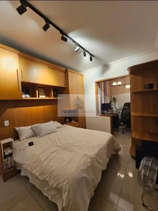Imagem Imperdível! Apartamento à venda em Icaraí, Niterói-RJ: 3 quartos, 1 suíte, 2 banheiros e 1 vaga de garagem.