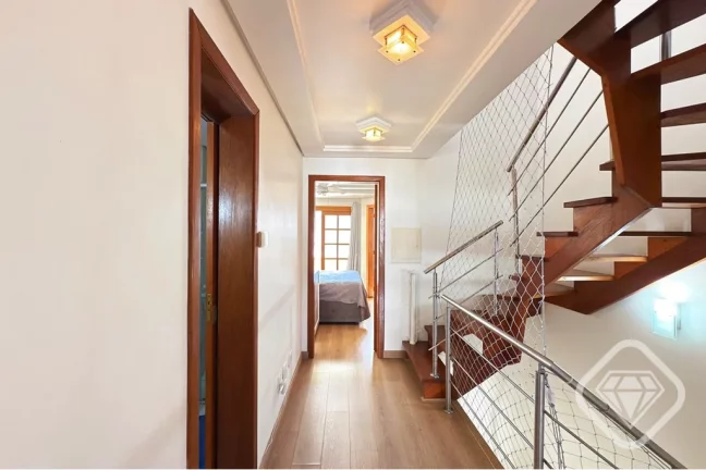 Imagem Casa 4 dormitórios (2 suítes) - Espaço gourmet - Spa com hidromassagem - Rua tranquila e sem saí...