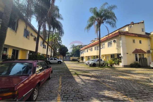 Imagem Casa com 3 quartos 108 m² a venda na Taquara, Rio de Janeiro.