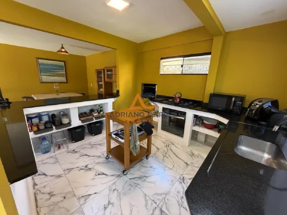 Imagem Ampla casa com 04 quartos sendo 02 suítes e área de lazer em Gravatá, Navegantes. Adriano Carpes Imóveis Vende