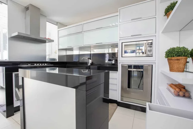 Imagem Apartamento diferenciado com 4 suítes e 5 vagas de garagem no Centro de Balneário Camboriú/SC