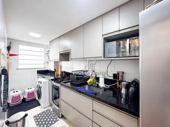 Imagem Apartamento com 2 dormitórios à venda, 49 m² por R$ 275.000,00 - Pimenteiras - Teresópolis/RJ