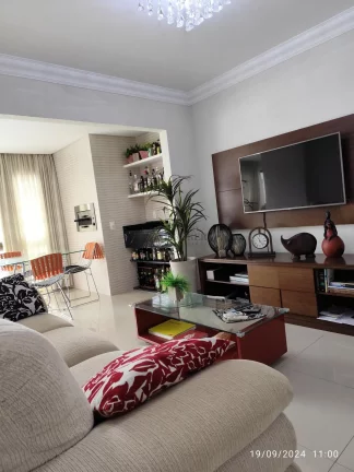 Apartamento com 03 dormitórios na Quadra Mar em Balneário Camboriú