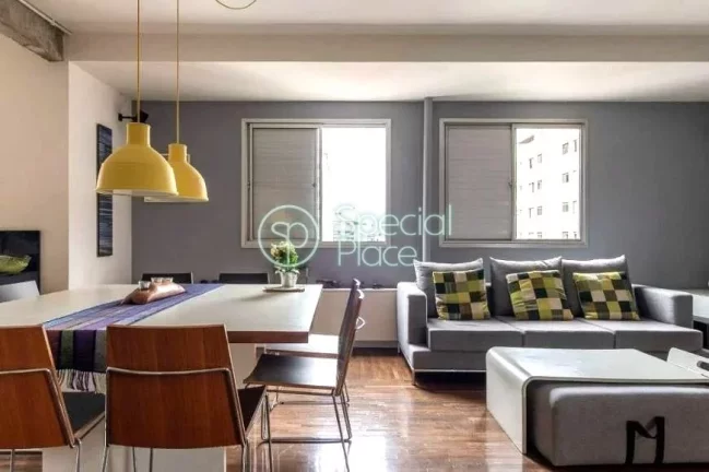 Imagem Cobertura reformadíssima com 155m² em Perdizes. Primeiro piso - sala para dois ambientes com sacad...