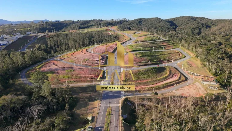 Imagem Terreno Condomínio Clube 250m2, Diferenciado, Parte Alta, Rua sem saída.