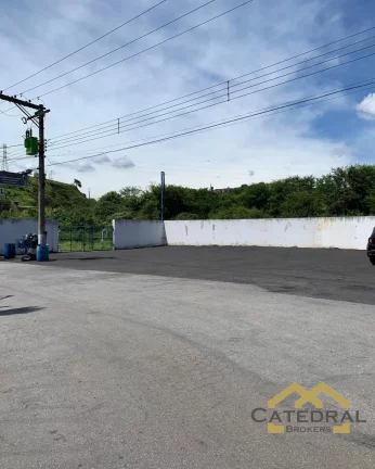 Imagem Galpão para locação no Condomínio dos Cristais, Bairro Gleba. Franco da Rocha/SP. Com 800m2 de área fabril, 200m2 de escritório, 300m2 de estacionamento (externo), 6 Banheiros, Espaço para refeitório, Pé direito 8m, energia trifásica sem caixa primaria,