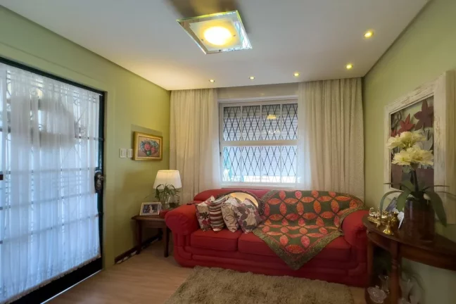 Imagem Casa à venda em Porto Alegre, Petrópolis, com 3 quartos, 85,7m2