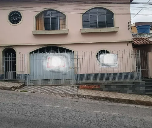 Casa à venda em Barbacena, Centro, com 3 quartos, 115m2