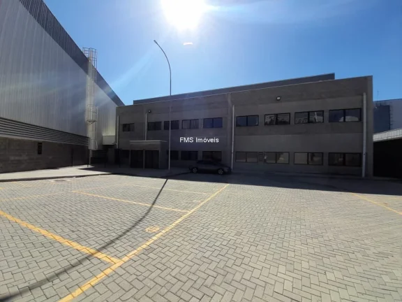 Imagem Galpão Industrial com 4 salas, 4 banheiros e 4 vagas de garagem em Jundiaí-SP, bairro Aeroporto - Área de 1.587,96 m²