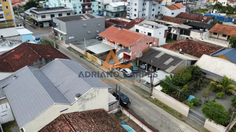 Imagem Casa na Praia de Gravatá, próximo a principal Avenida, aceita permuta e negociação